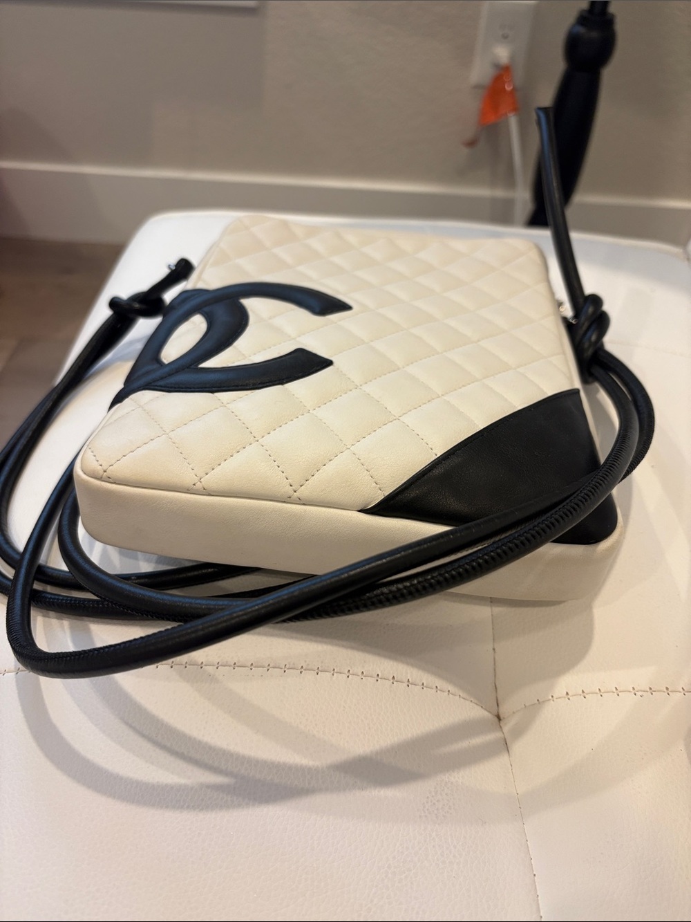 Chanel 🔥 Quilted CC Large Cambon Crossbody Shoulder Black White Great Condition - Picture 13 of 14